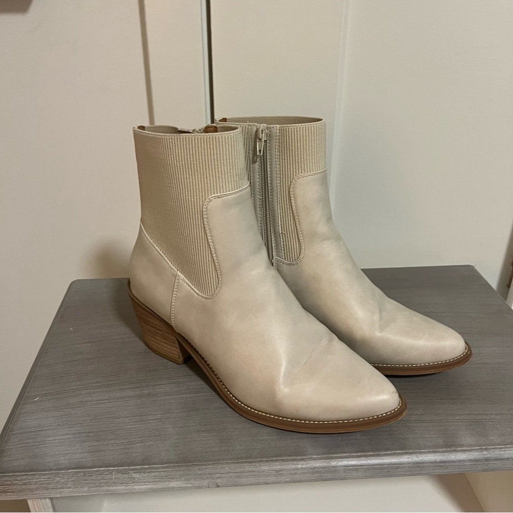 Women's Dolce Vita Cream Ankle Boots Size 9.5